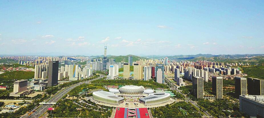 把牢高質量發(fā)展方向踏上跨越發(fā)展快車道 泉城高歌奮進揚龍頭