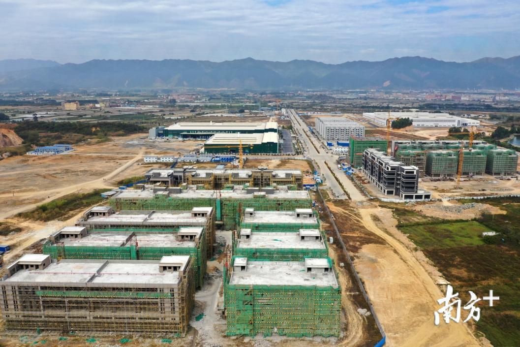 肇慶今年將參與66個(gè)省重點(diǎn)項(xiàng)目 預(yù)計(jì)總投資近2000億