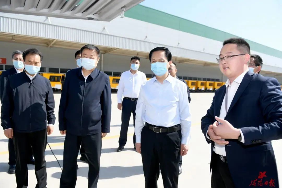 夏曉中到咸陽高新區(qū)調(diào)研企業(yè)運(yùn)營(yíng)、項(xiàng)目建設(shè)等工作并主持召開座談會(huì)